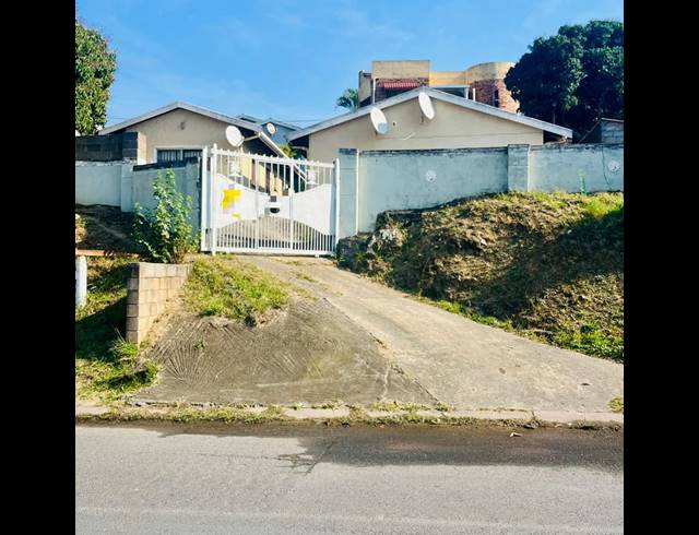 5 BEDROOM HOUSE FOR SALE IN UMLAZI BB